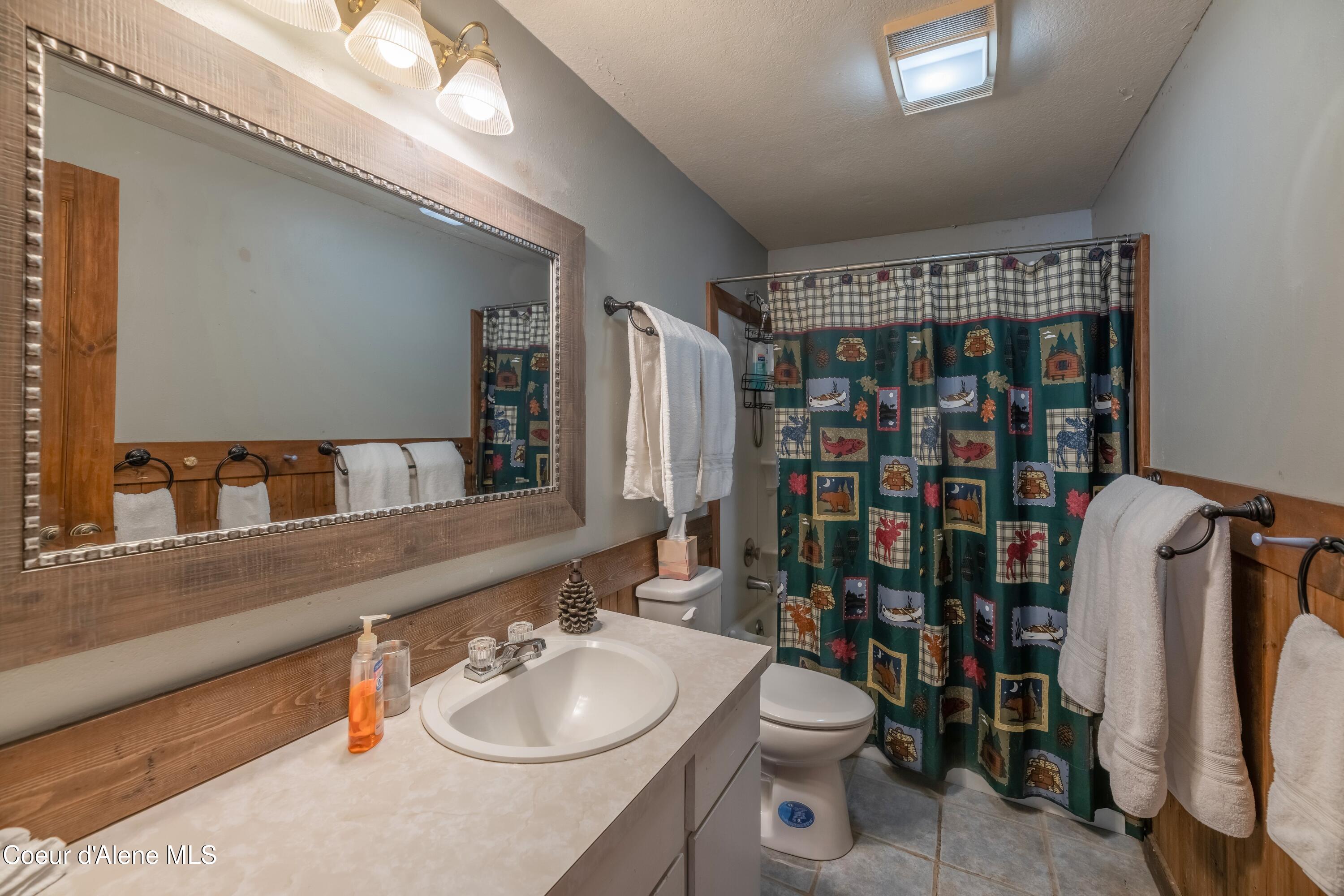 527 Creekside Dr, Priest Lake, Pennsylvania image 18