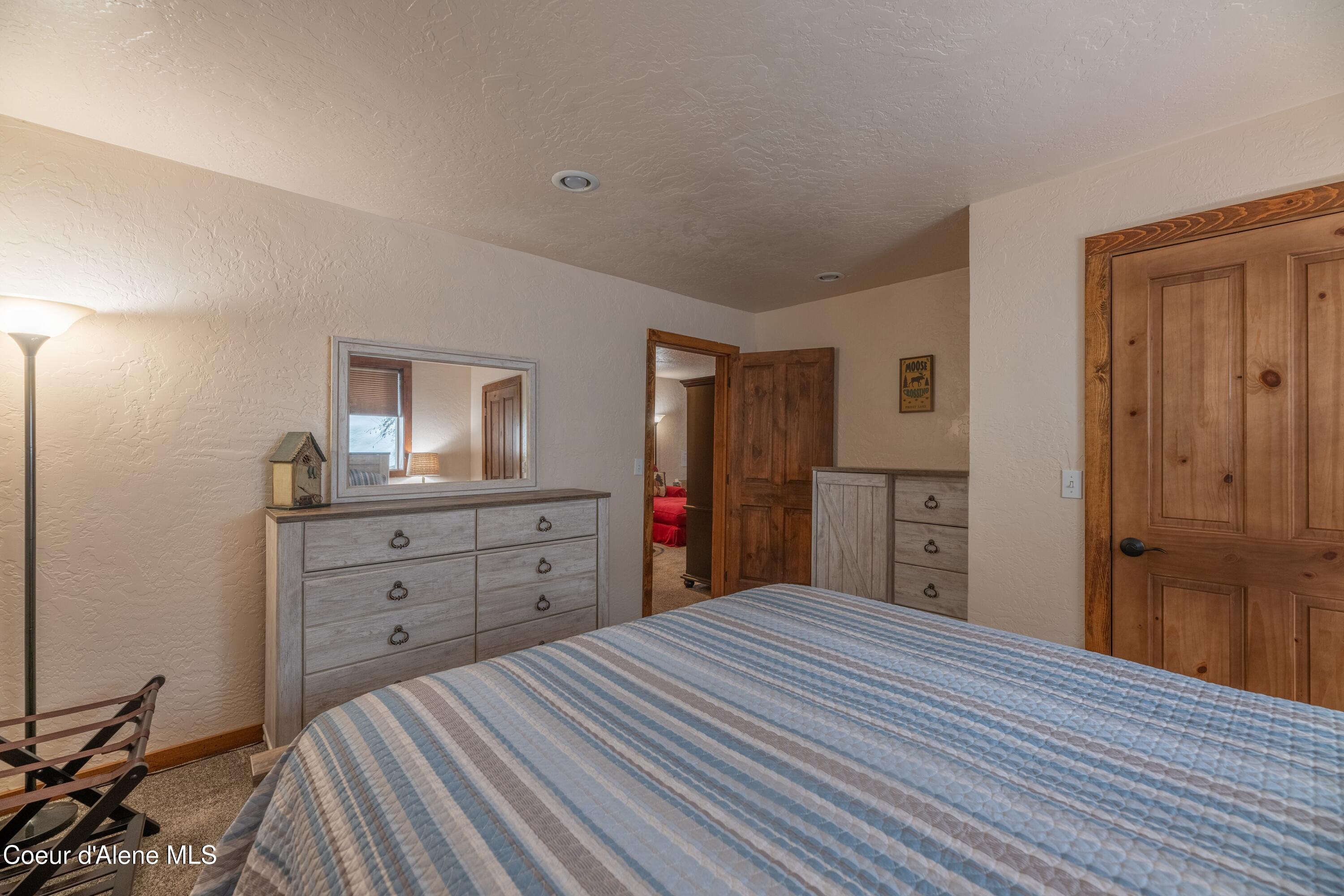 527 Creekside Dr, Priest Lake, Pennsylvania image 31