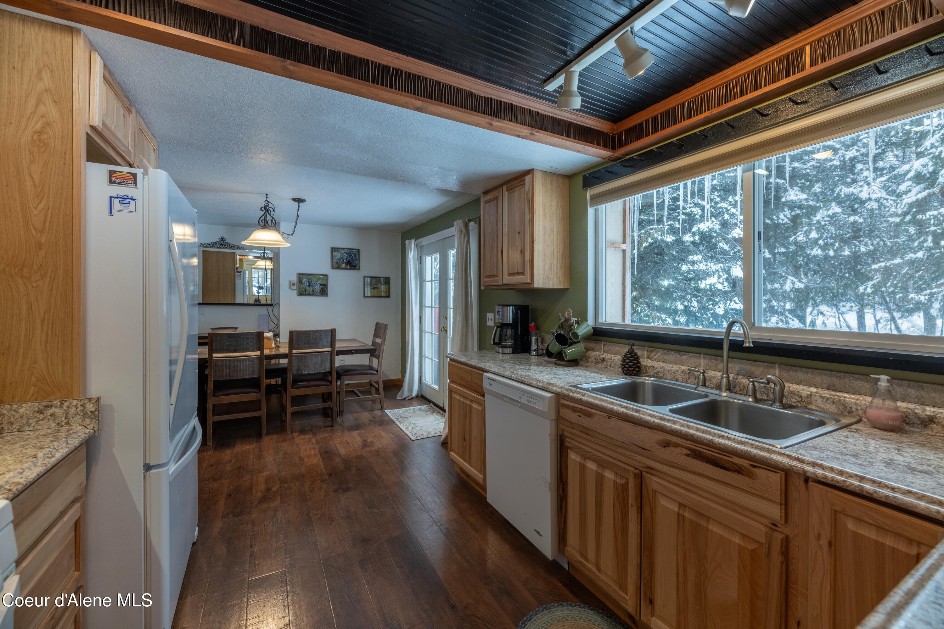 527 Creekside Dr, Priest Lake, Pennsylvania image 3