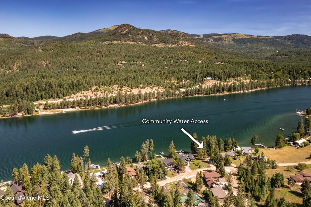 Photo of 1279 Gypsy Bay Road Road, Sagle, ID 83860 (MLS # 25-11152)