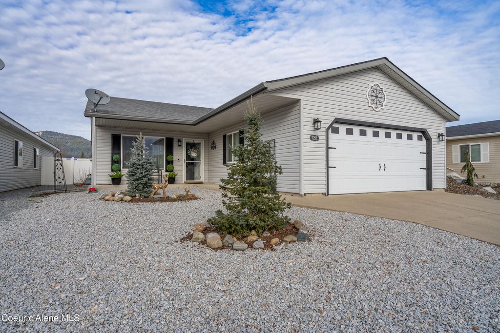 Photo of 8509 Grand Teton St, Rathdrum, ID 83858 (MLS # 26-1291)