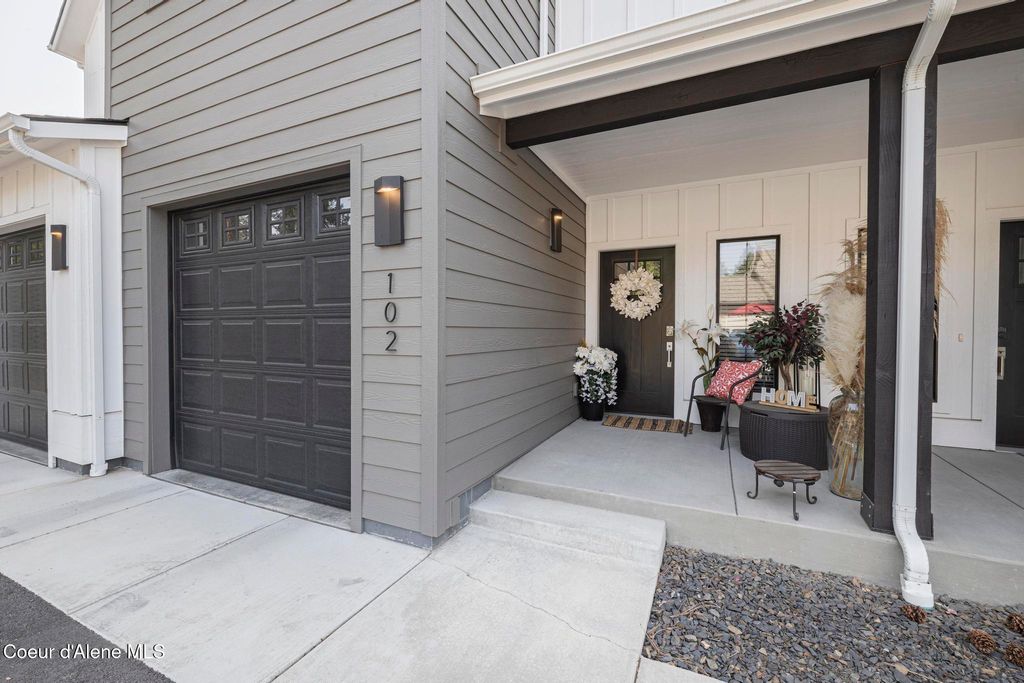 Photo of 1007 Grove #102, Coeur dAlene, ID 83815 (MLS # 25-9349)