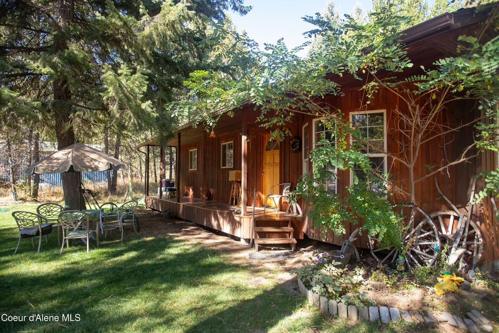 Photo of 681 Hummingbird Ln, Blanchard, ID 83804 (MLS # 25-9794)