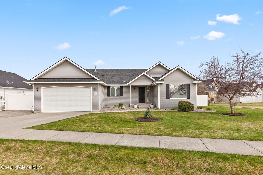 Photo of 8308 Vantage Dr, Hayden, ID 83835 (MLS # 26-2897)