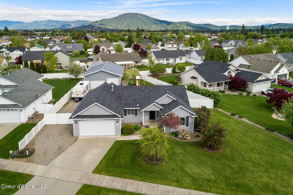 Photo of 8308 Vantage Dr, Hayden, ID 83835 (MLS # 26-2897)