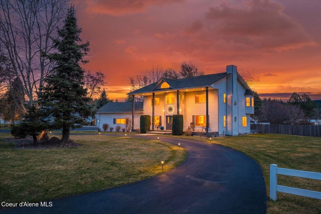 Photo of 7520 Mt Carrol, Dalton Gardens, ID 83815 (MLS # 26-2394)