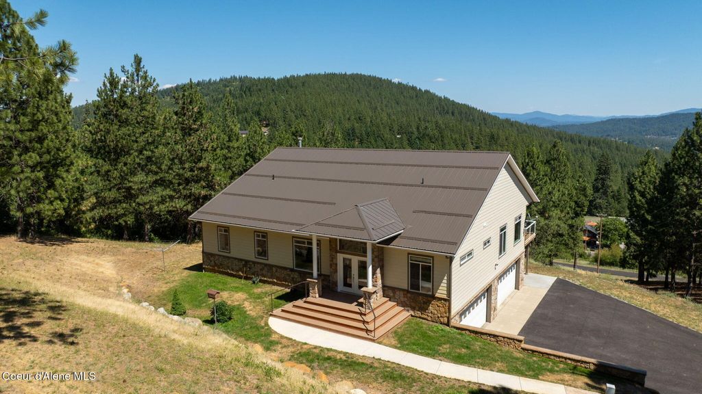 Photo of 4865 GREENSFERRY Rd, Coeur dAlene, ID 83814 (MLS # 25-7163)