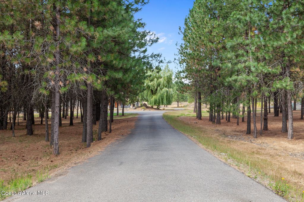 Photo of 5401 LANCASTER Rd, Hayden, ID 83835 (MLS # 25-8661)
