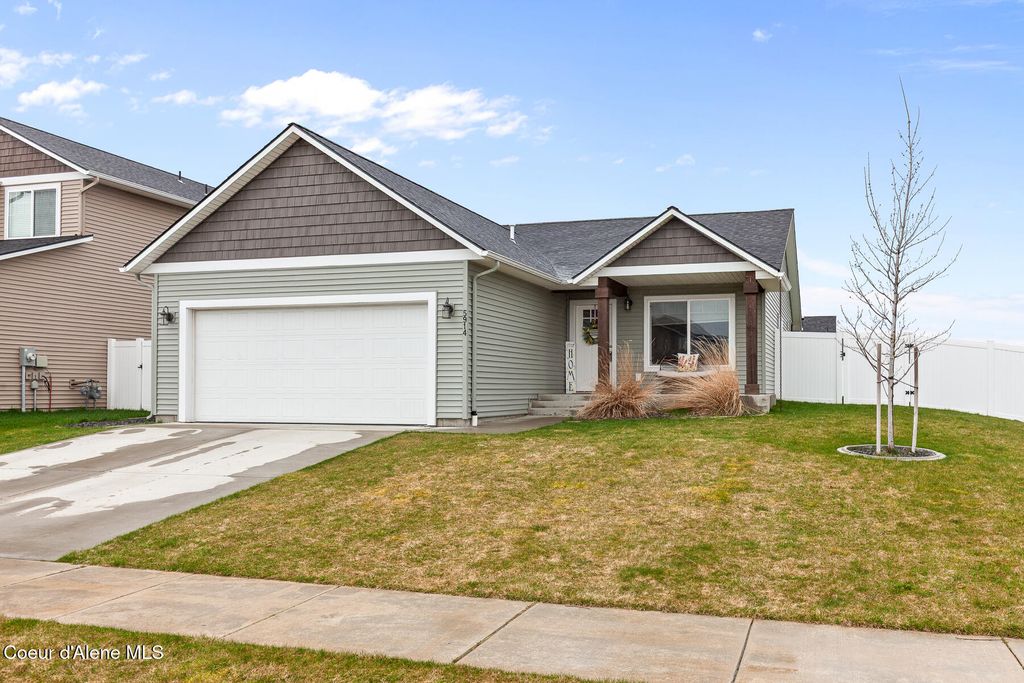 Photo of 5914 Irish Dr, Rathdrum, ID 83858 (MLS # 26-2372)