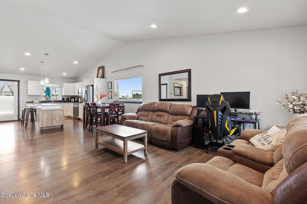 Photo of 5914 Irish Dr, Rathdrum, ID 83858 (MLS # 26-2372)