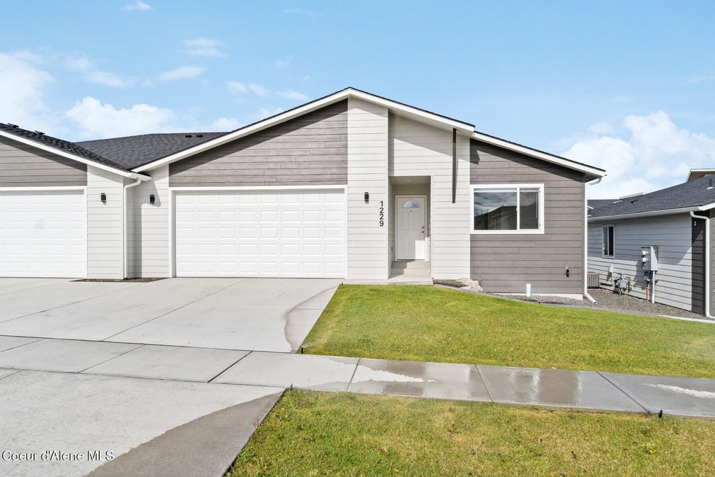 Photo of 1519 Bell ST, Spokane Valley, WA 99016 (MLS # 26-9260)