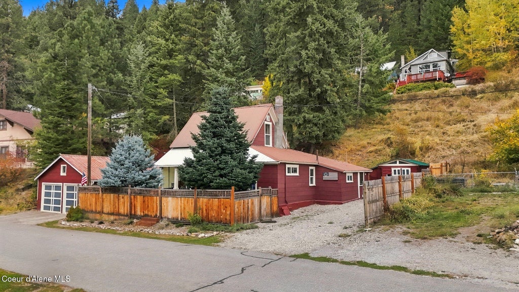 Photo of 511 HUNTER ST, Mullan, ID 83846 (MLS # 26-10337)