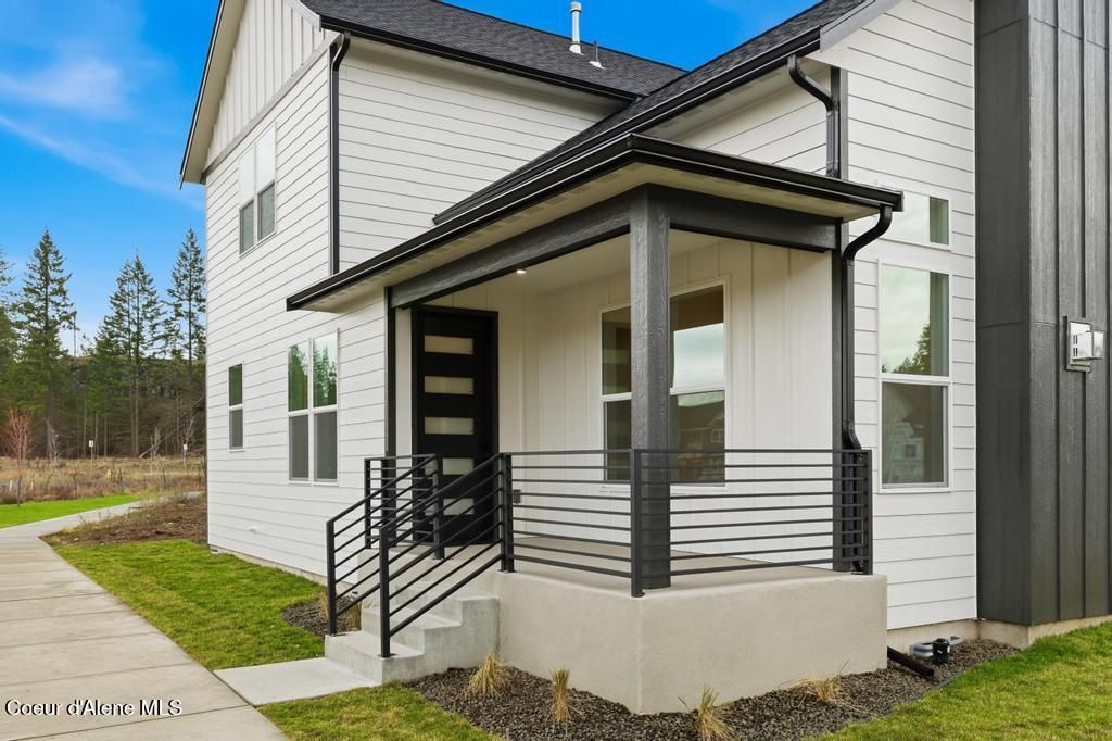 Photo of 469 PENSTEMON Rd, Hayden, ID 83835 (MLS # 25-9984)