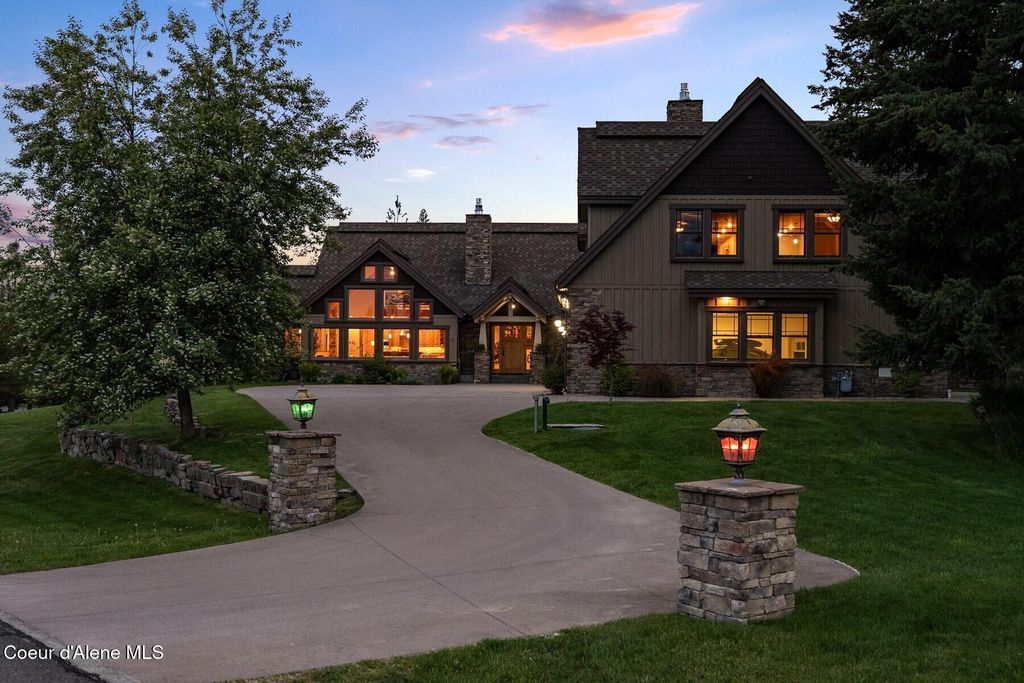 Photo of 110 Wright Ct, Sandpoint, ID 83864 (MLS # 26-4817)