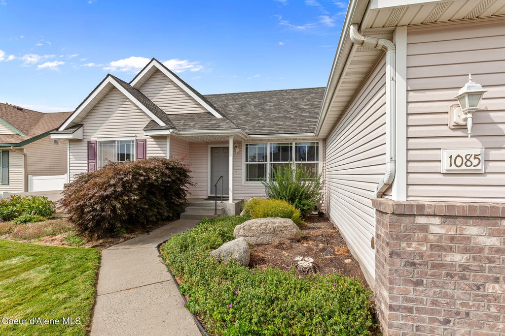 Photo of 1085 Whidbey LN, Post Falls, ID 83854 (MLS # 26-8997)