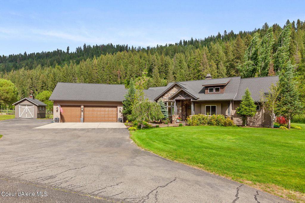 Photo of 1990 GATEWAY RANCH Rd, Coeur dAlene, ID 83814 (MLS # 25-3150)