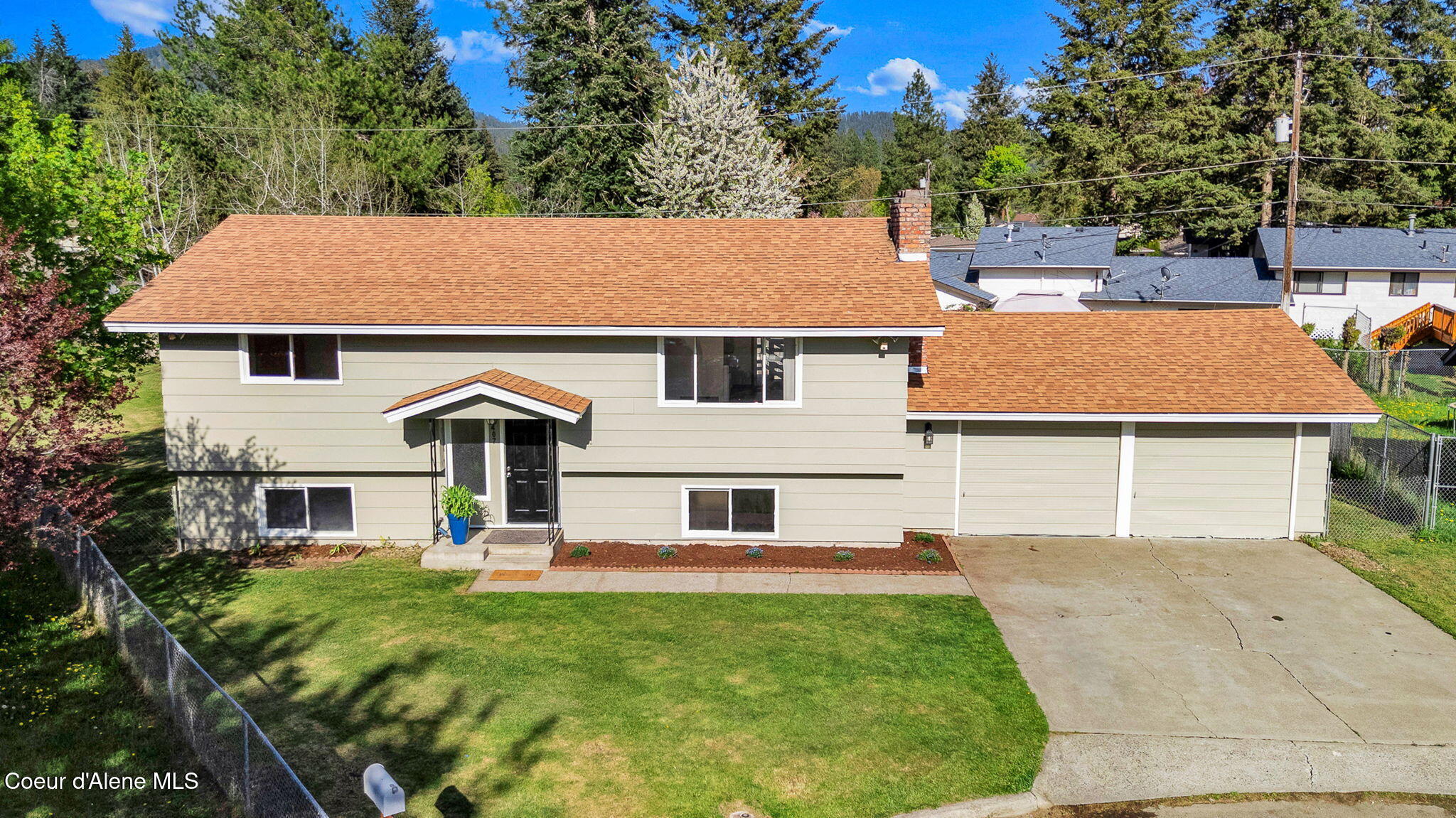 407 E Buttercup Ln, Coeur d'Alene, Idaho image 1