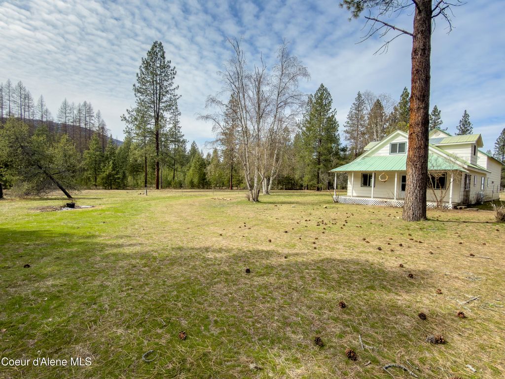 Photo of 919 Silver Springs Springs, Moyie Springs, ID 83845 (MLS # 26-3050)