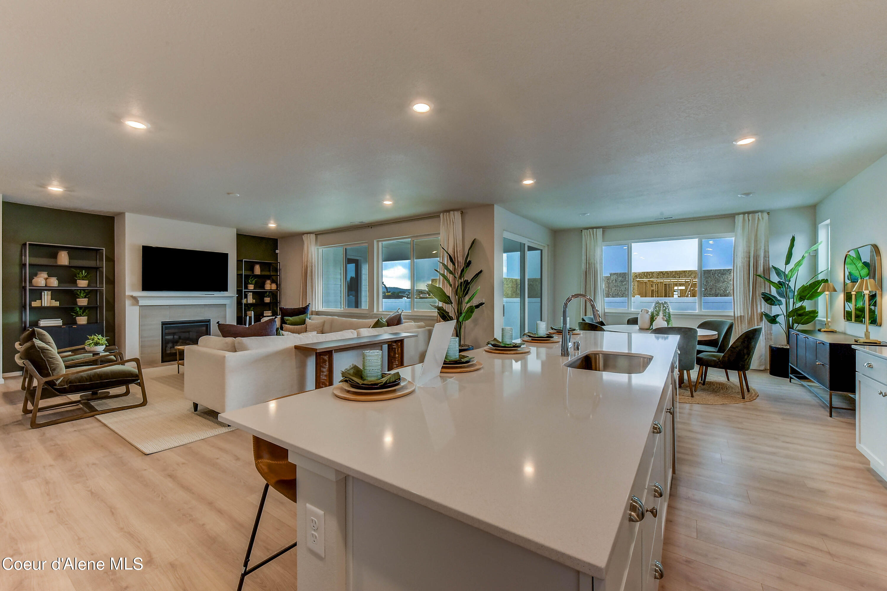 Hayden, Idaho 83835, United States, 2 Bedrooms Bedrooms, ,3 BathroomsBathrooms,Residential,Active,13586