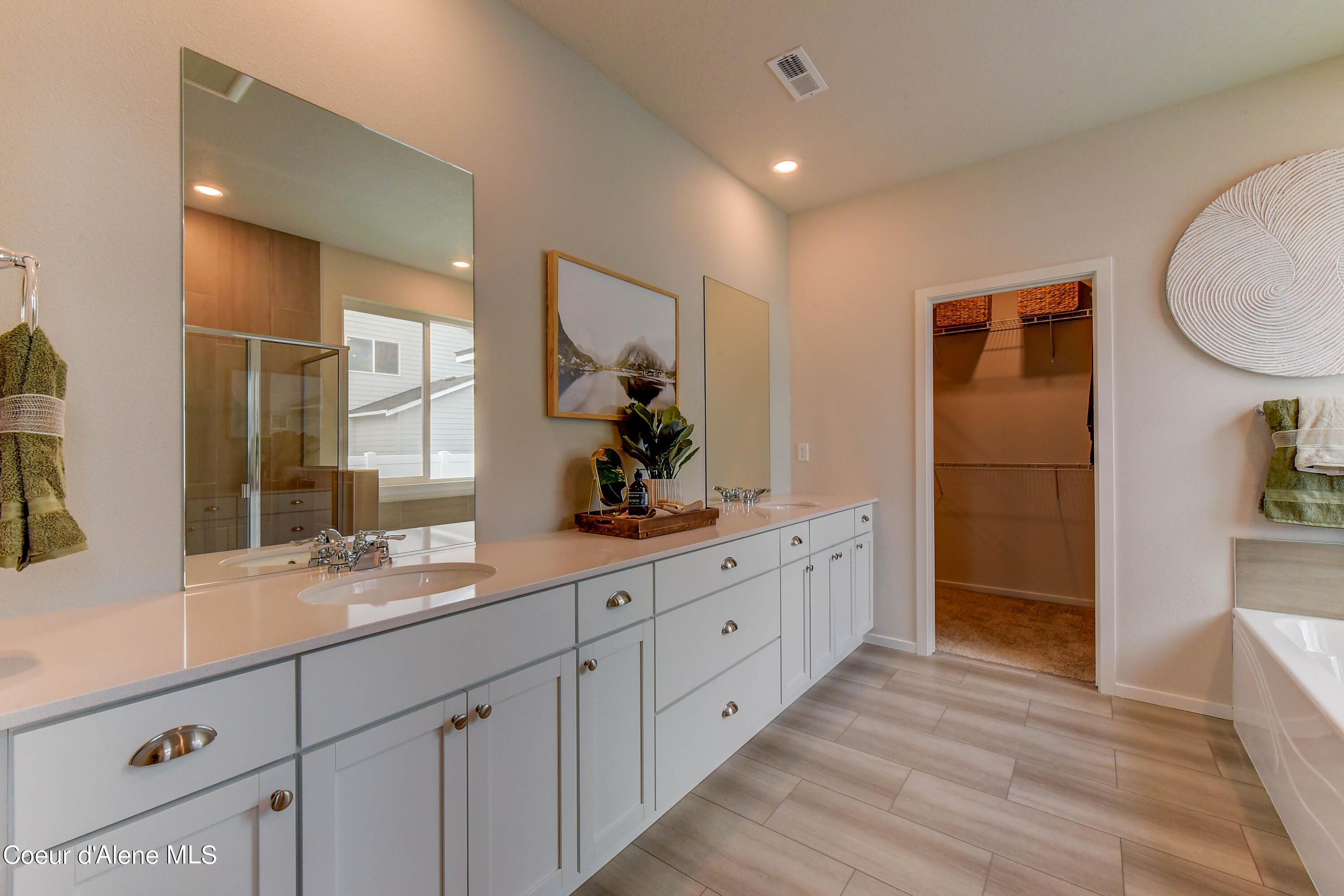 Hayden, Idaho 83835, United States, 2 Bedrooms Bedrooms, ,3 BathroomsBathrooms,Residential,Active,13586