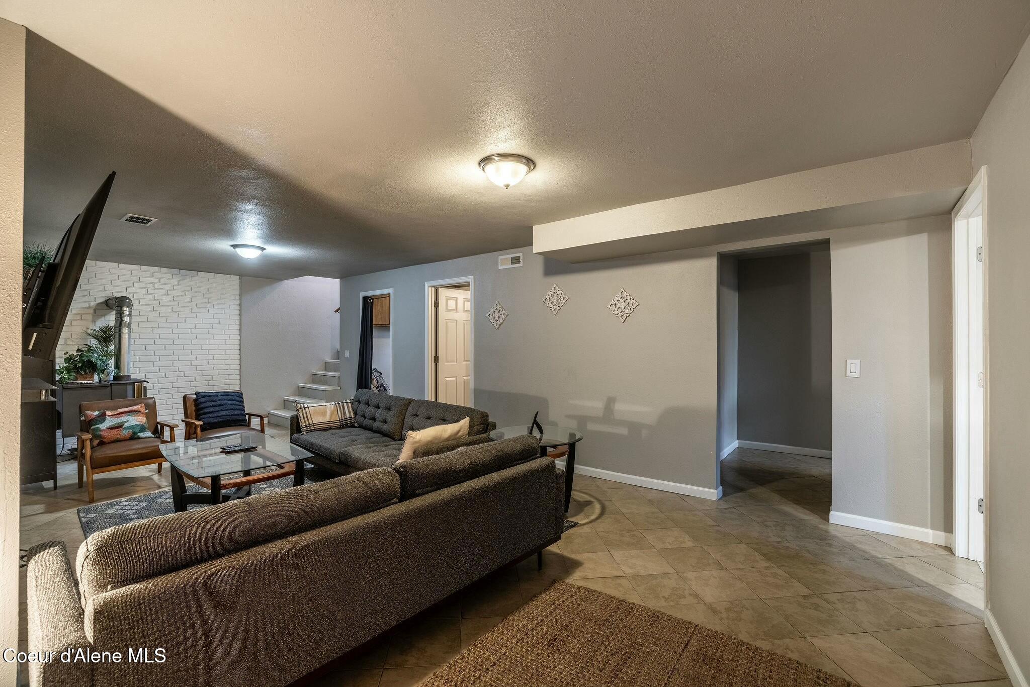 Coeur d'Alene, Idaho 83814, United States, 4 Bedrooms Bedrooms, ,2 BathroomsBathrooms,Residential,Active,94023