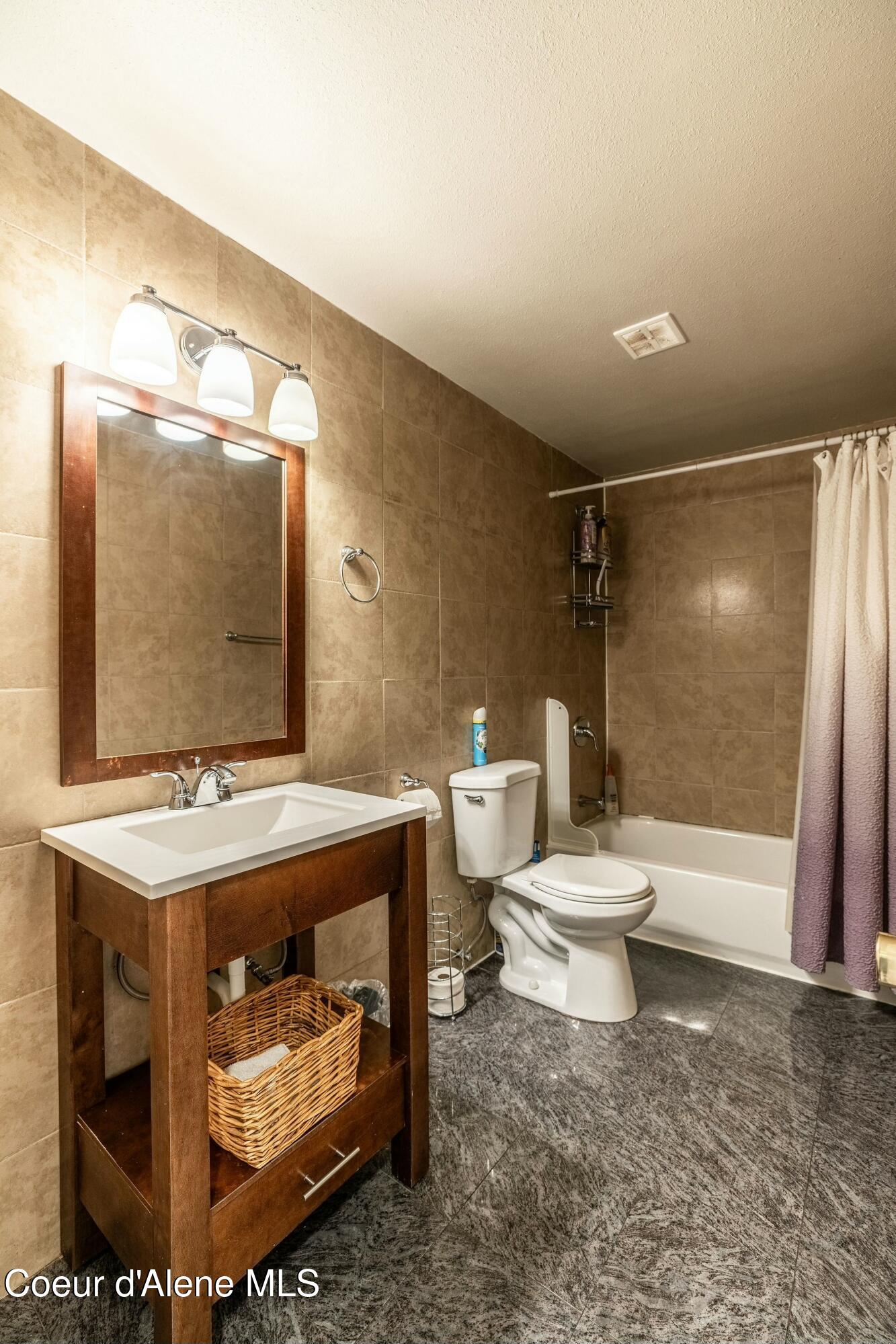 Coeur d'Alene, Idaho 83814, United States, 4 Bedrooms Bedrooms, ,2 BathroomsBathrooms,Residential,Active,94023