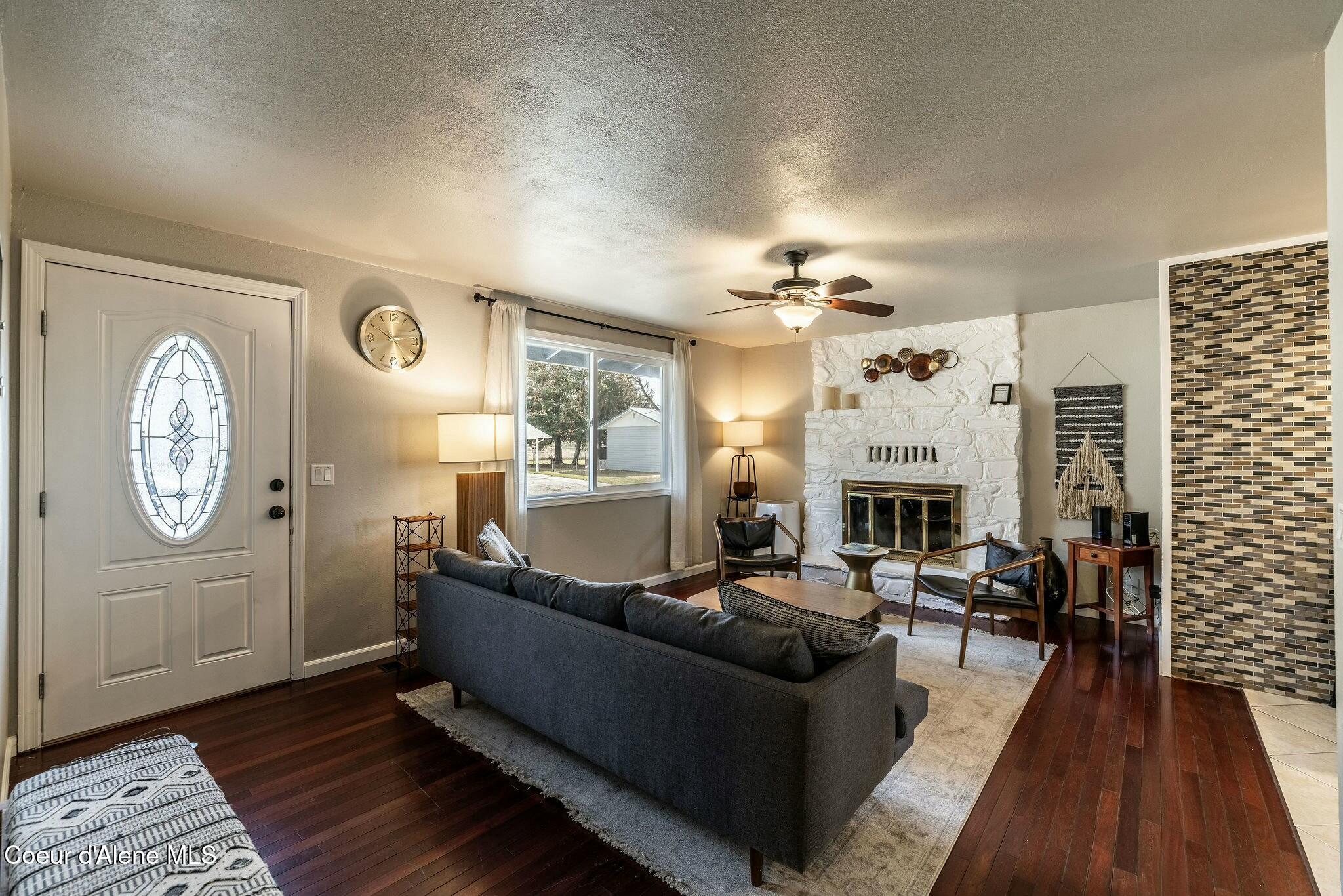 Coeur d'Alene, Idaho 83814, United States, 4 Bedrooms Bedrooms, ,2 BathroomsBathrooms,Residential,Active,94023