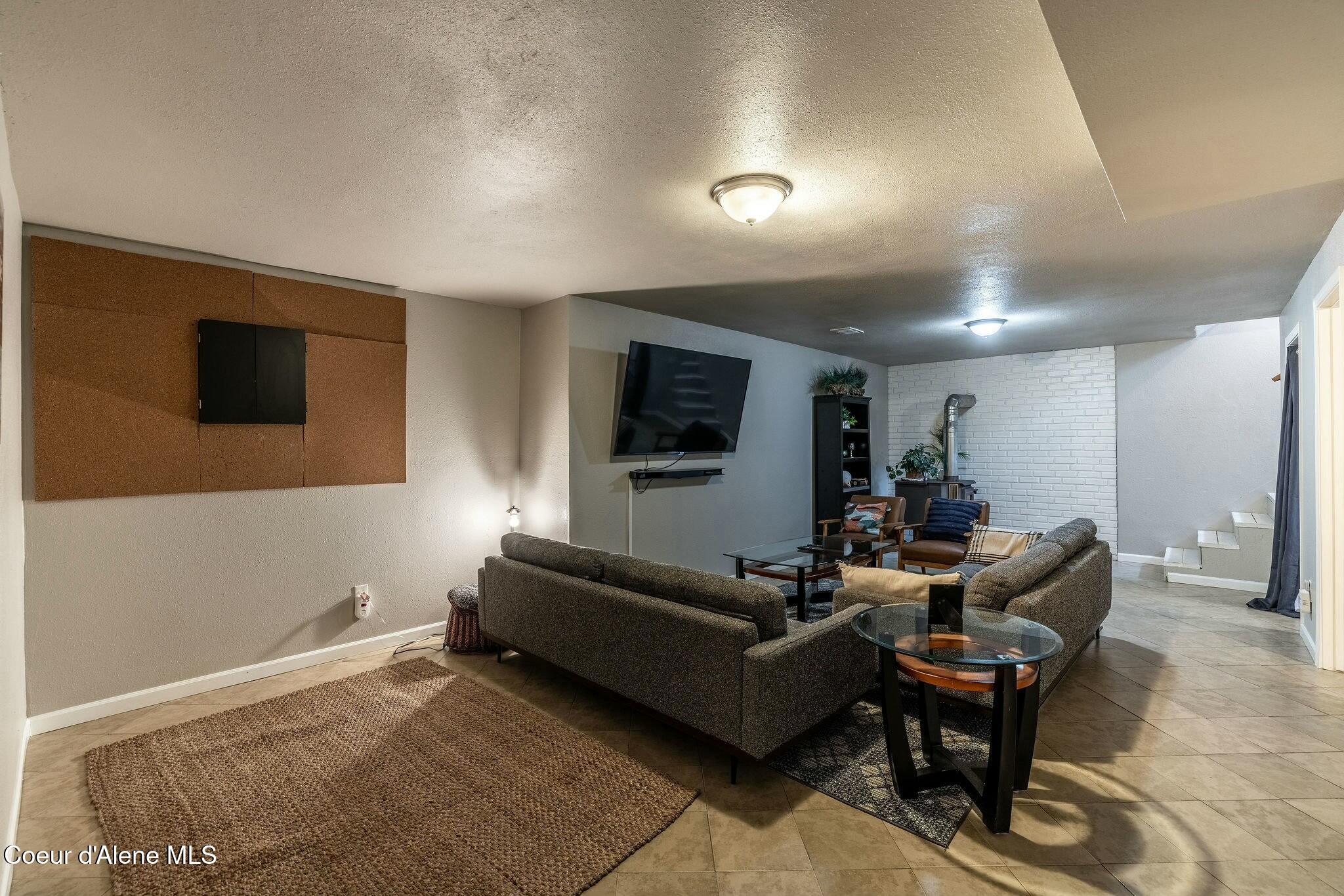 Coeur d'Alene, Idaho 83814, United States, 4 Bedrooms Bedrooms, ,2 BathroomsBathrooms,Residential,Active,94023