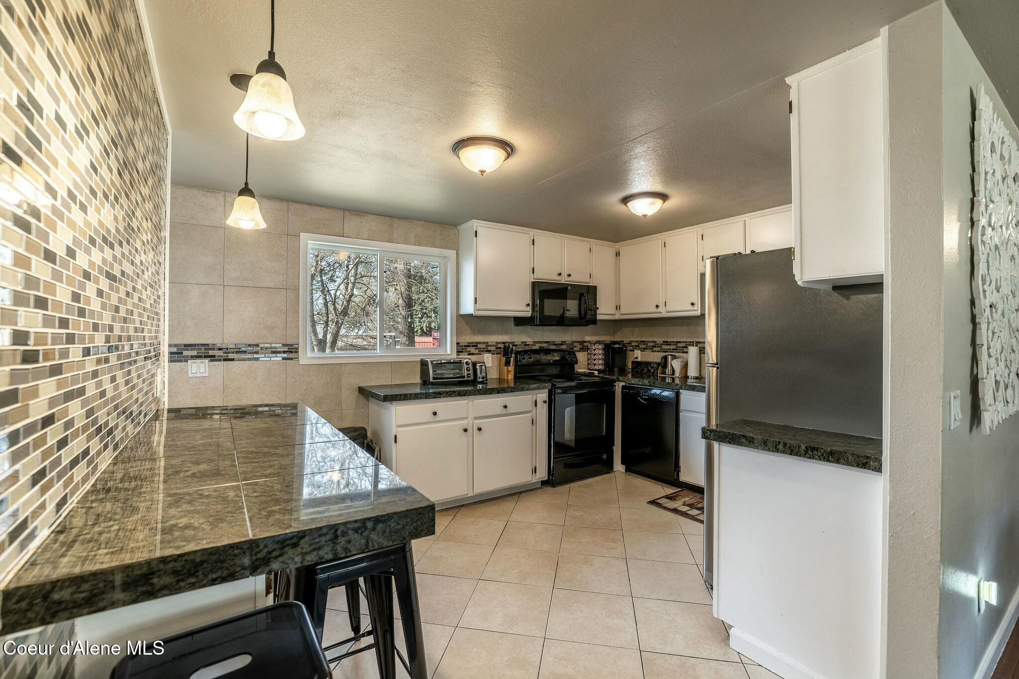 Coeur d'Alene, Idaho 83814, United States, 4 Bedrooms Bedrooms, ,2 BathroomsBathrooms,Residential,Active,94023