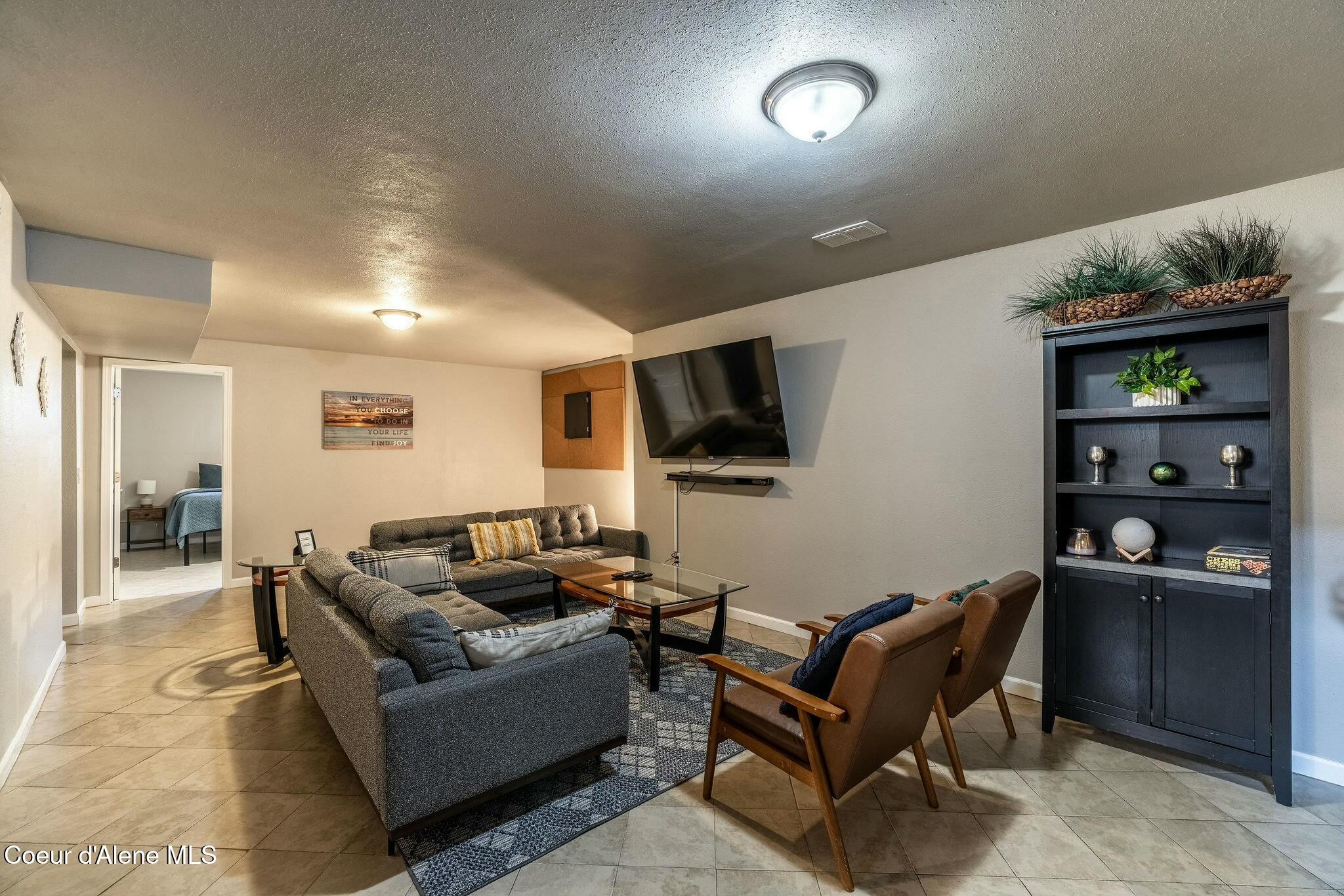 Coeur d'Alene, Idaho 83814, United States, 4 Bedrooms Bedrooms, ,2 BathroomsBathrooms,Residential,Active,94023