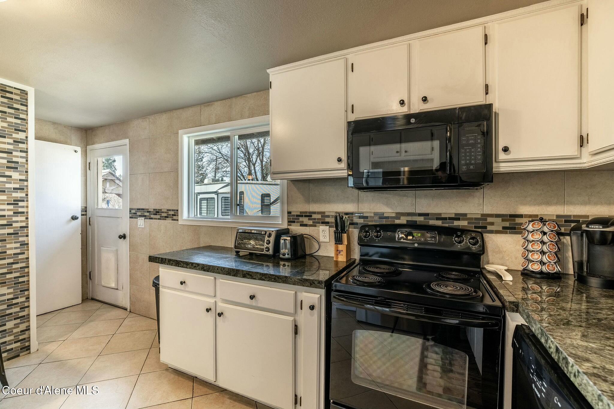 Coeur d'Alene, Idaho 83814, United States, 4 Bedrooms Bedrooms, ,2 BathroomsBathrooms,Residential,Active,94023