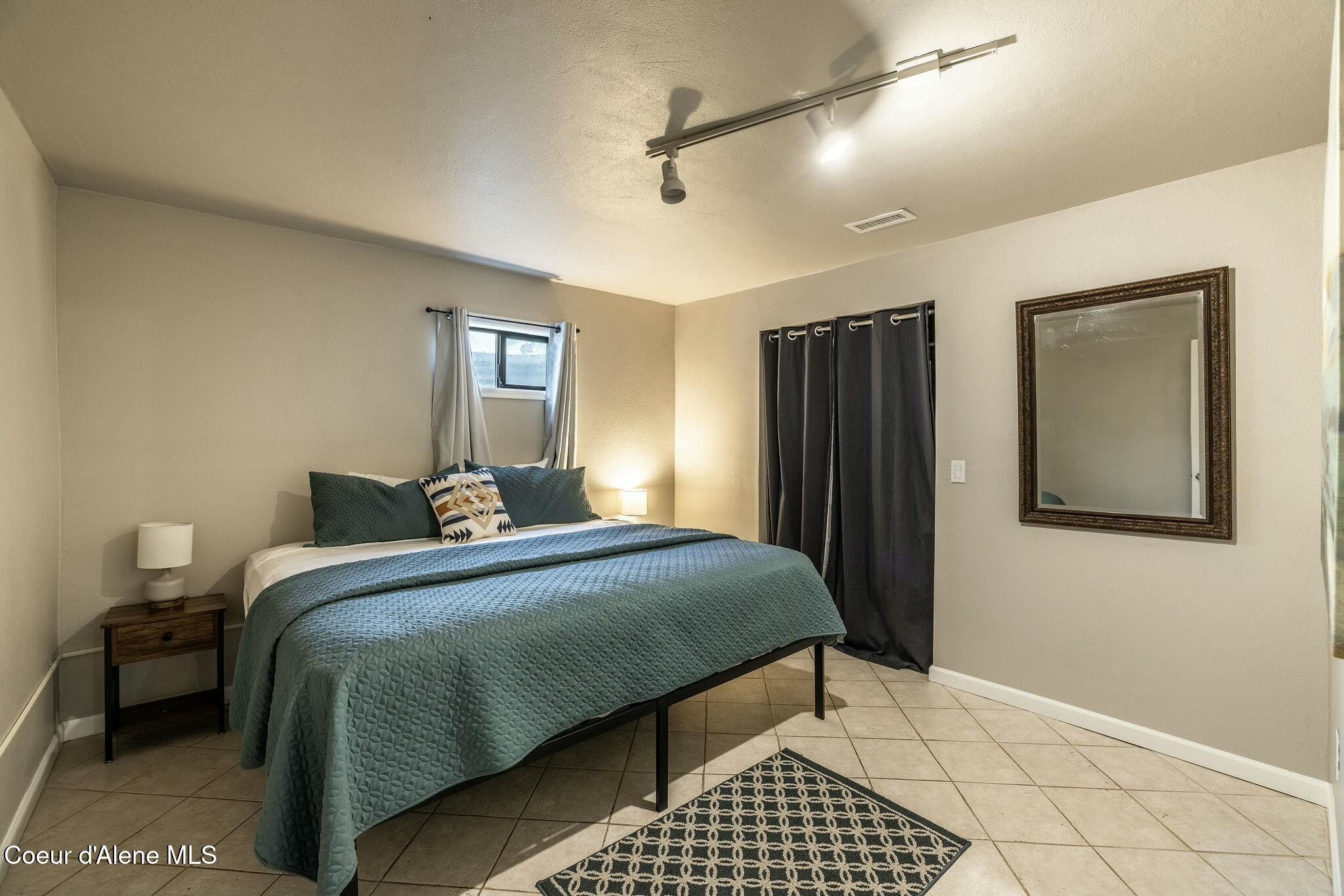 Coeur d'Alene, Idaho 83814, United States, 4 Bedrooms Bedrooms, ,2 BathroomsBathrooms,Residential,Active,94023