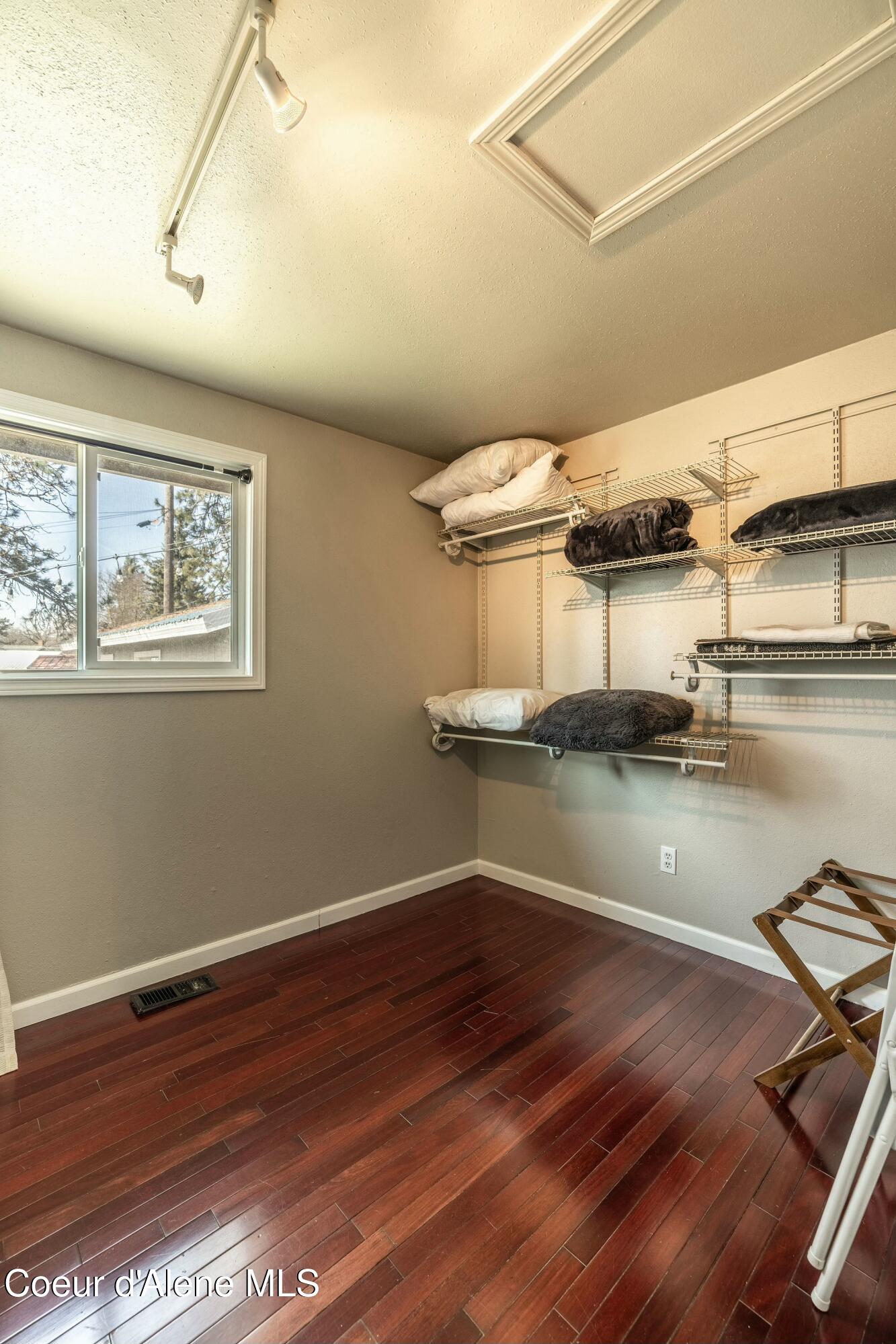 Coeur d'Alene, Idaho 83814, United States, 4 Bedrooms Bedrooms, ,2 BathroomsBathrooms,Residential,Active,94023