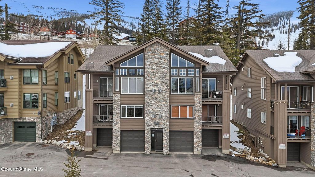 Photo of 22 Chapel Court, Unit 201 Ct, Sandpoint, ID 83864 (MLS # 26-2256)