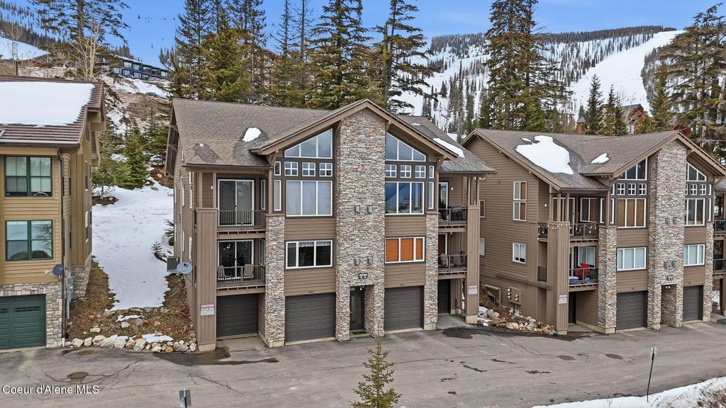 Photo of 22 Chapel Court, Unit 201 Ct, Sandpoint, ID 83864 (MLS # 26-2256)
