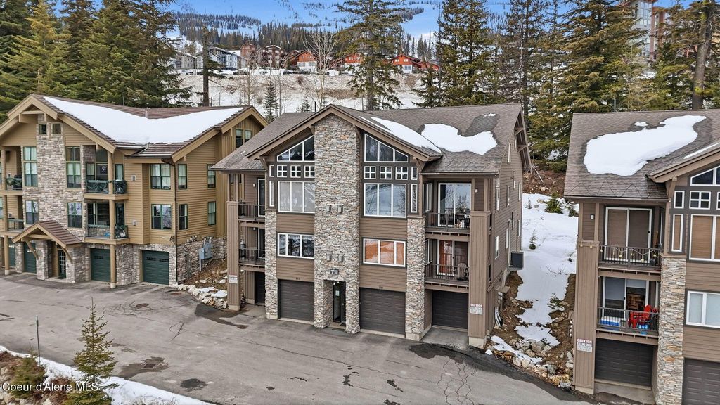 Photo of 22 Chapel Court, Unit 201 Ct, Sandpoint, ID 83864 (MLS # 26-2256)