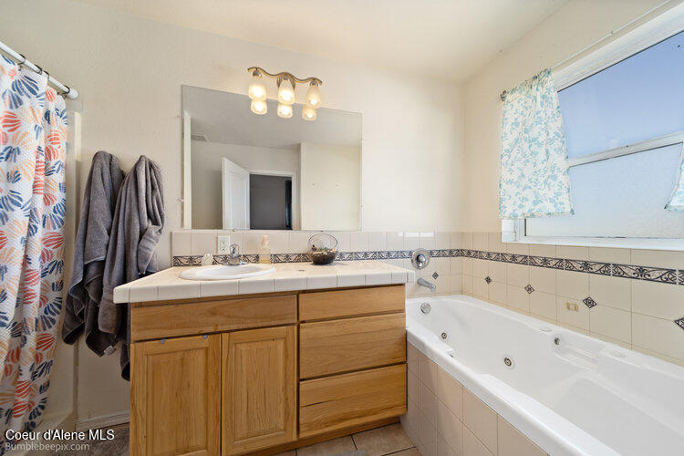 4411 N Campbell Rd, Otis Orchards, Alaska image 14