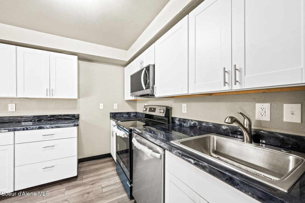 Photo of 11448 Meadowview Ln, Nine Mile, WA 99026 (MLS # 26-865)