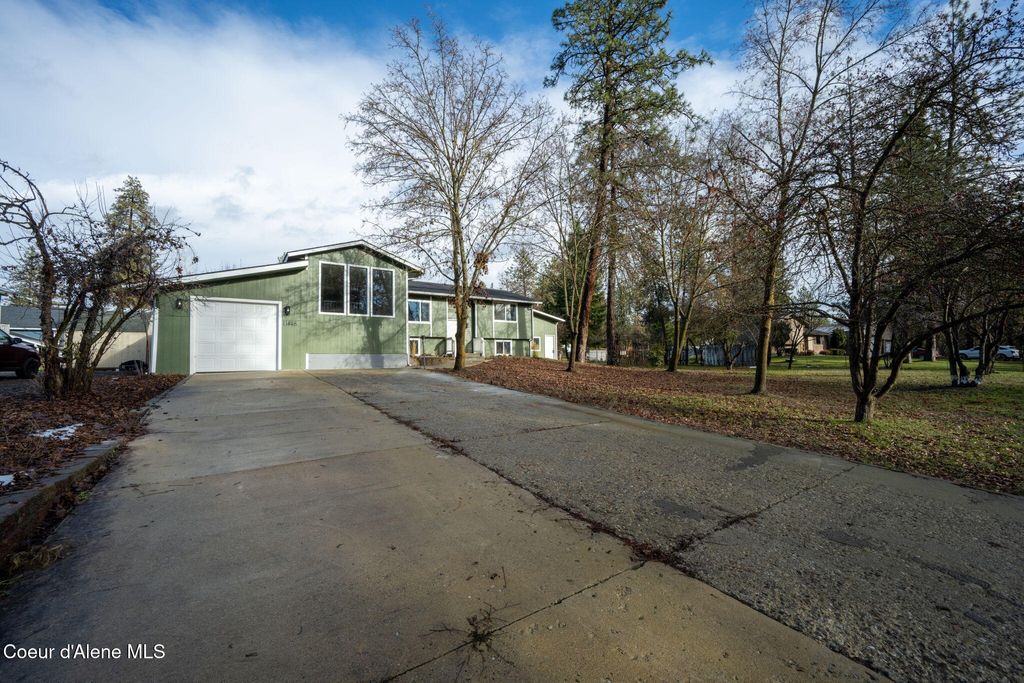 Photo of 11448 Meadowview Ln, Nine Mile, WA 99026 (MLS # 26-865)