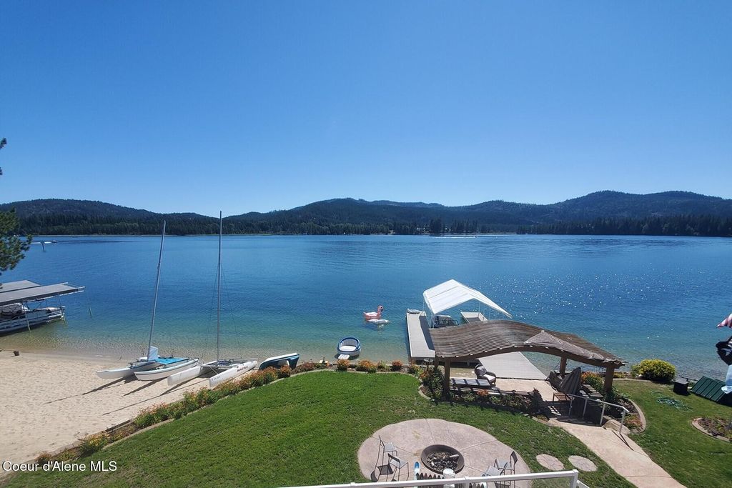 Photo of 170 Flatwater Lane Lane, Sandpoint, ID 83864 (MLS # 25-6500)