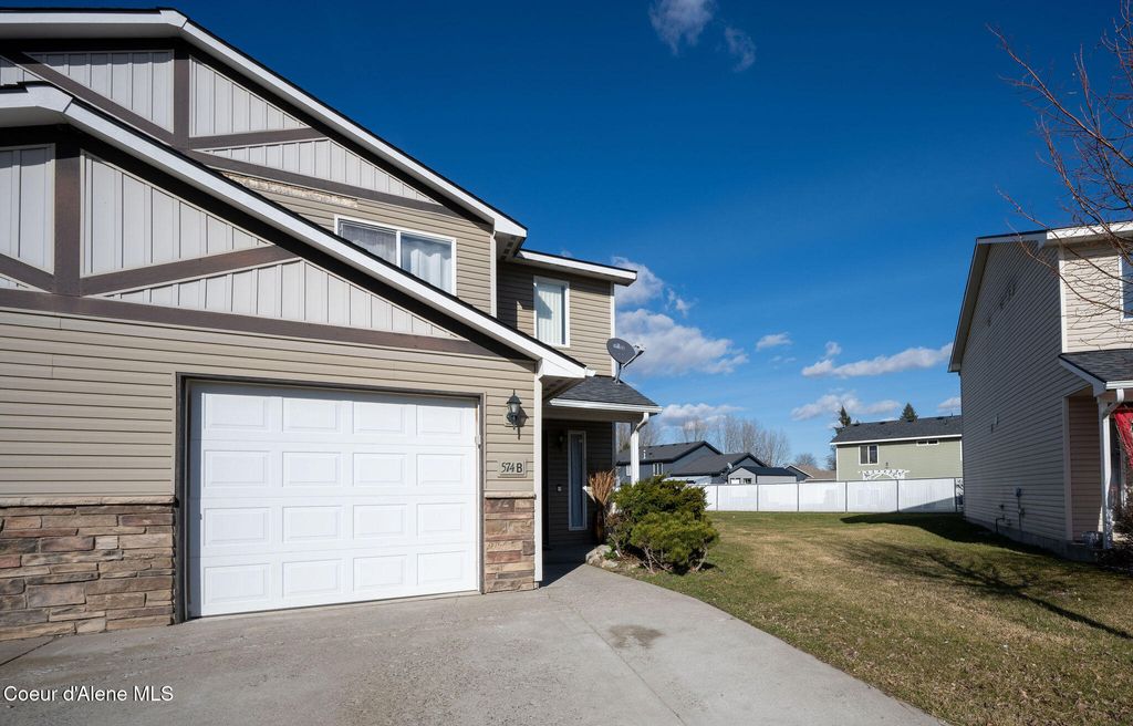 Photo of 574 HYDRA Pl #B, Post Falls, ID 83854 (MLS # 25-10194)