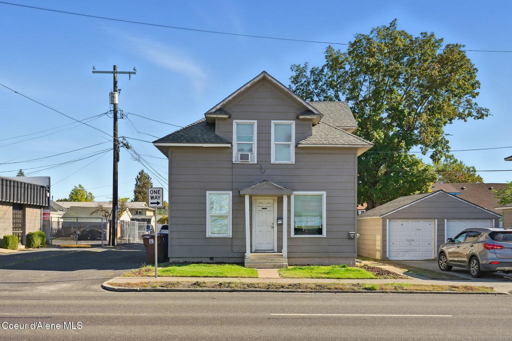 Photo of 1704 Ash ST, Spokane, WA 99205 (MLS # 26-4816)