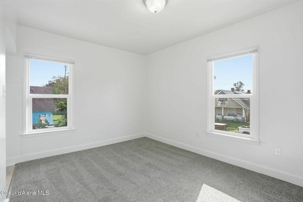 Photo of 1704 Ash ST, Spokane, WA 99205 (MLS # 26-4816)