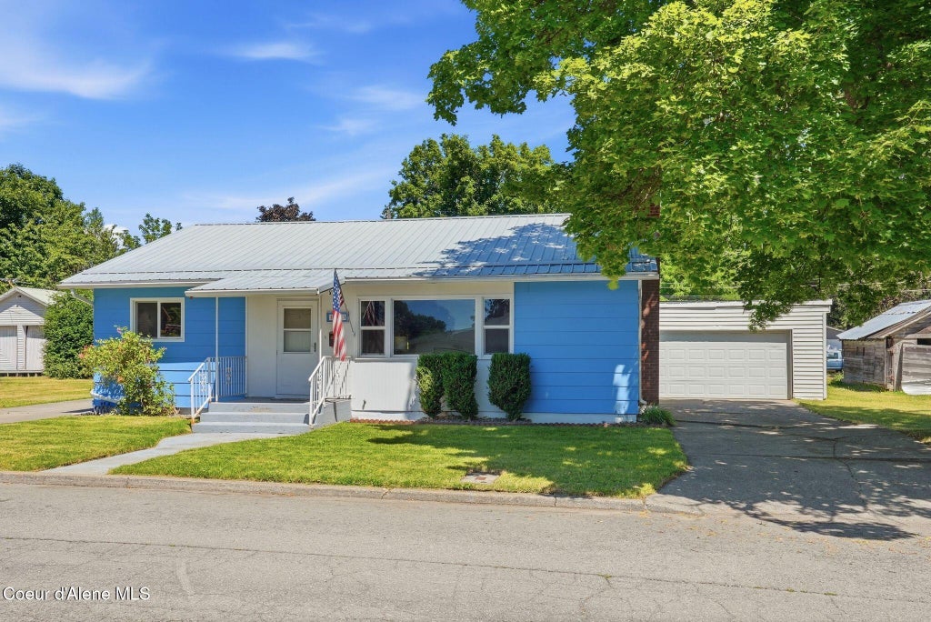 Photo of 1313 Birch AVE, Coeur dAlene, ID 83814 (MLS # 26-6529)