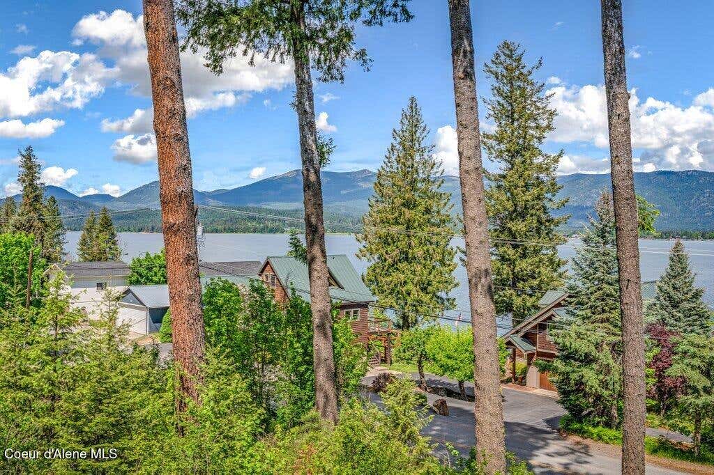 Photo of 16 Hawkins RD, Sagle, ID 83860 (MLS # 26-8499)