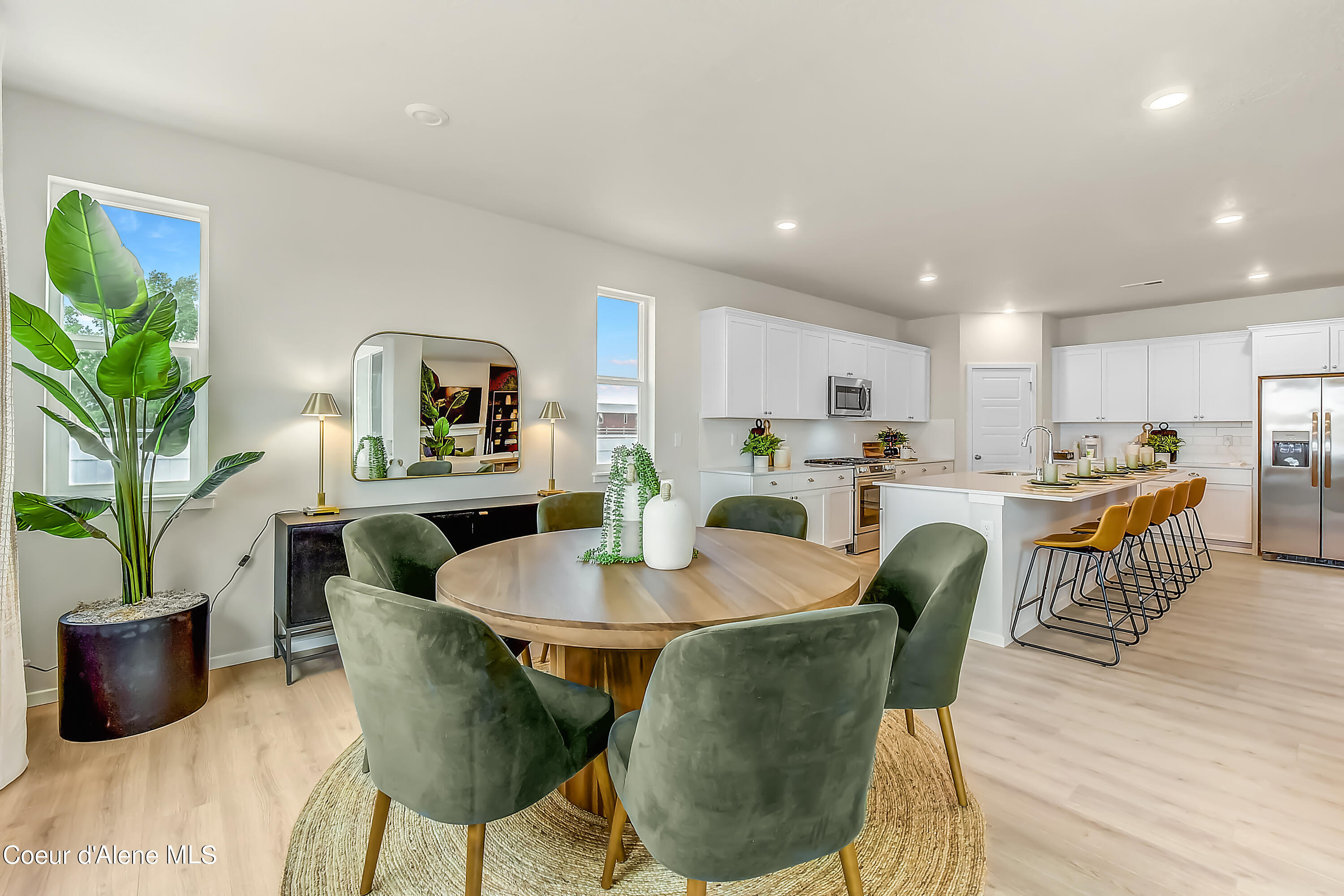 Hayden, Idaho 83835, United States, 2 Bedrooms Bedrooms, ,3 BathroomsBathrooms,Residential,Pending,55174