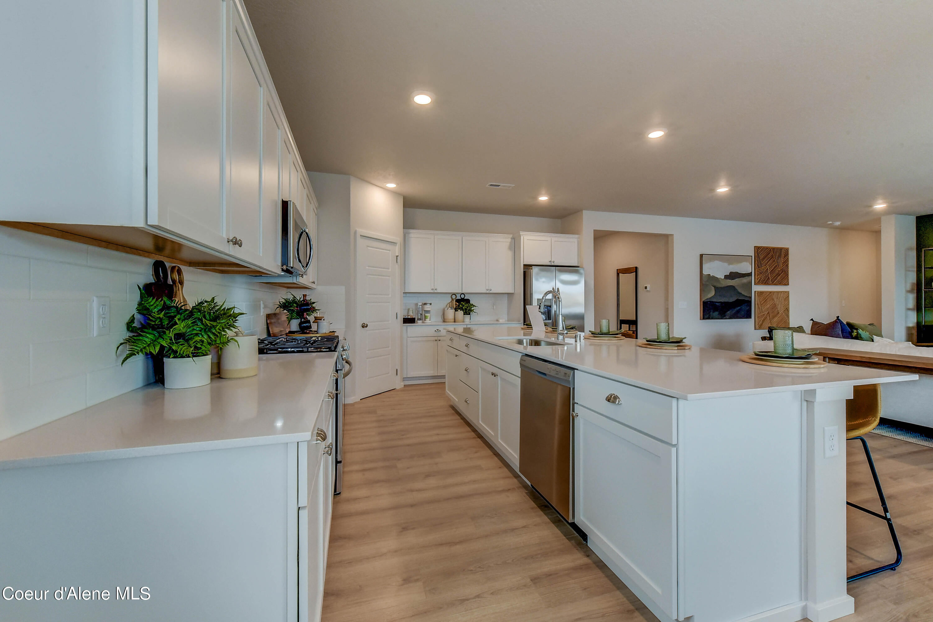 Hayden, Idaho 83835, United States, 2 Bedrooms Bedrooms, ,3 BathroomsBathrooms,Residential,Pending,55174