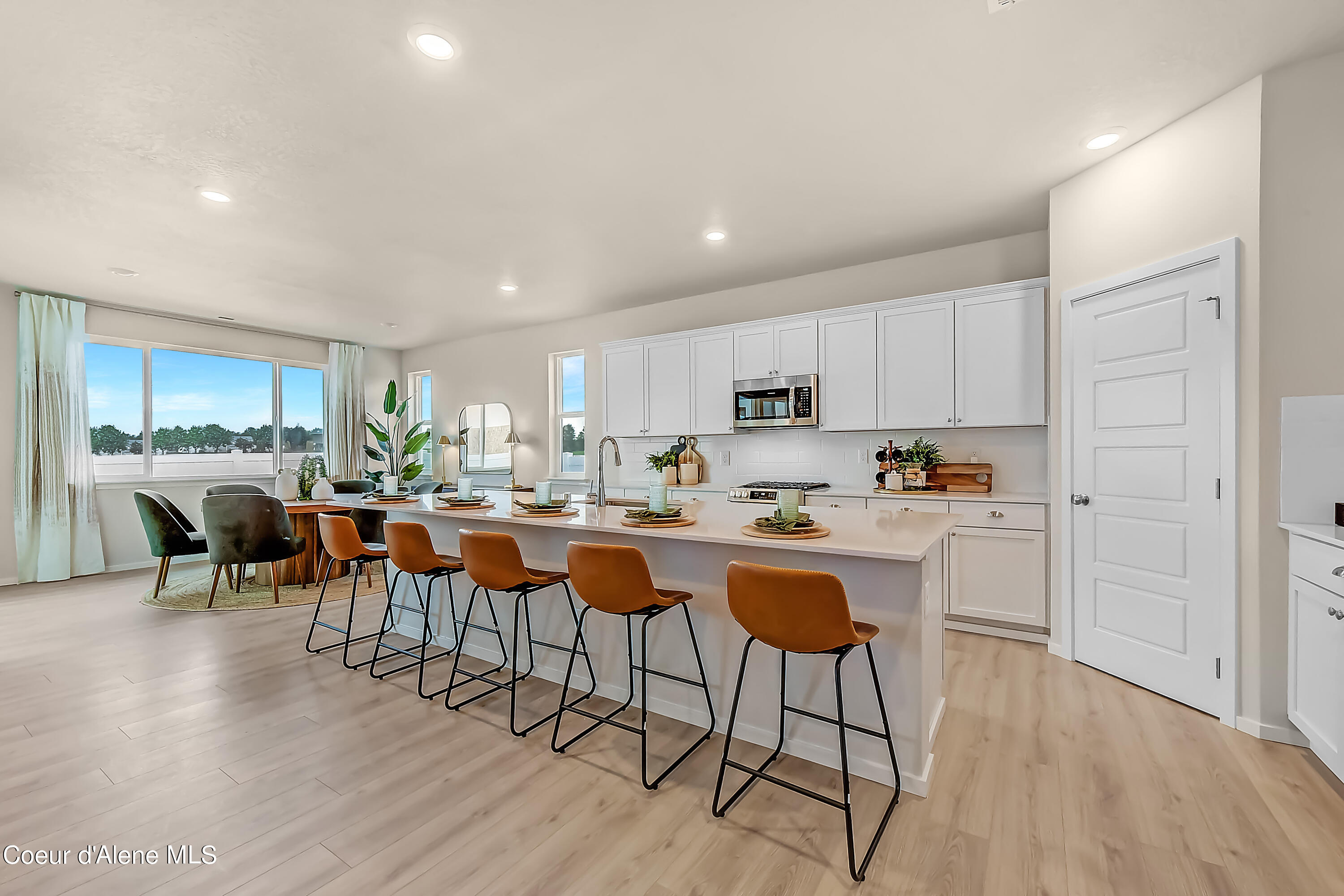 Hayden, Idaho 83835, United States, 2 Bedrooms Bedrooms, ,3 BathroomsBathrooms,Residential,Pending,55174