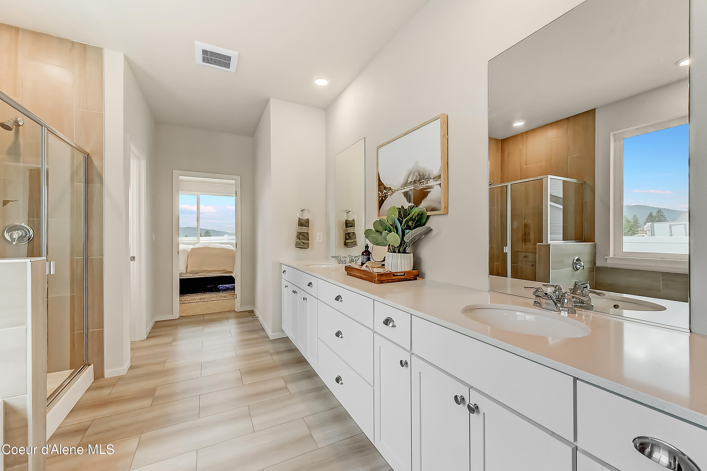 Hayden, Idaho 83835, United States, 2 Bedrooms Bedrooms, ,3 BathroomsBathrooms,Residential,Pending,55174