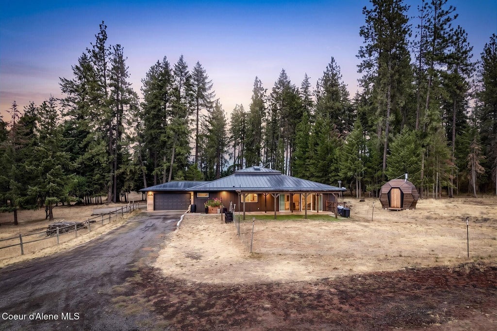 Photo of 5215 Cougar Estates Estates, Coeur dAlene, ID 83814 (MLS # 26-9253)